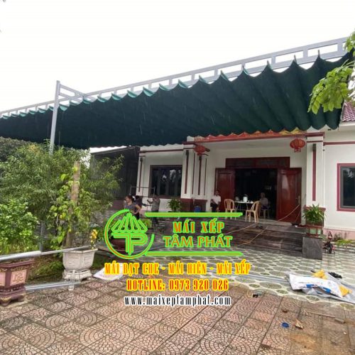 Mái bạt xếp che sân trước nhà bền bỉ, giá rẻ
