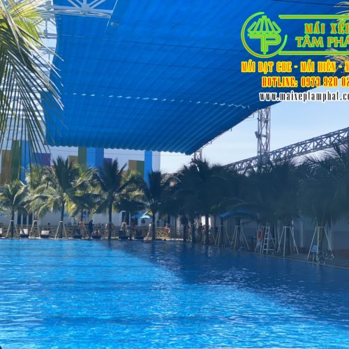 Mái bạt kéo che nắng hồ bơi