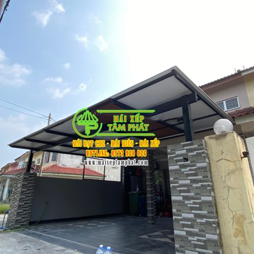 Mái che sân trước nhà bằng nhựa Poly