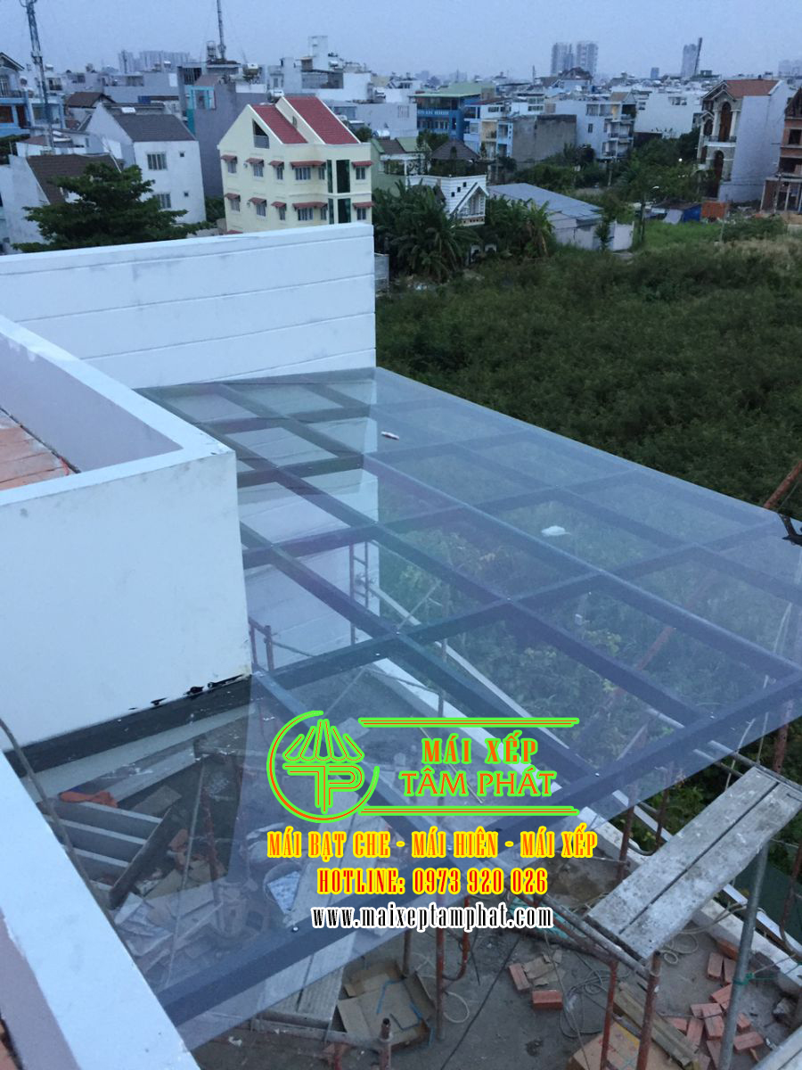 Lắp đặt Mái che nhựa Poly lấy sáng giá rẻ tại Bình Phước
