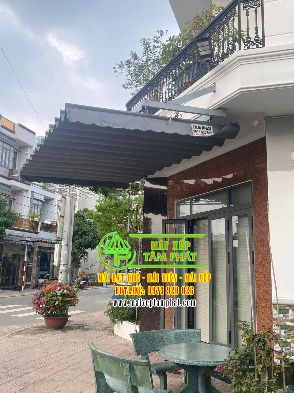Mái che, mái xếp Gò Vấp, TPHCM giá rẻ, bền đẹp 8 Lắp đặt Mái xếp Gò Vấp giá rẻ che hiên nhà, sân trước nhà