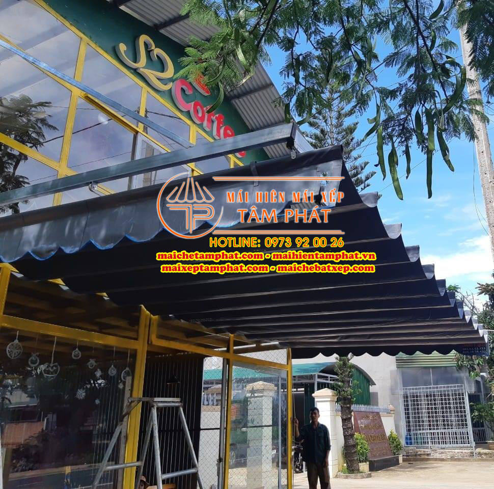Mái che bạt kéo TPHCM, mái xếp Tâm Phát uy tín, bền rẻ 2 Thi công mái che bạt kéo TPHCM cho quán cafe